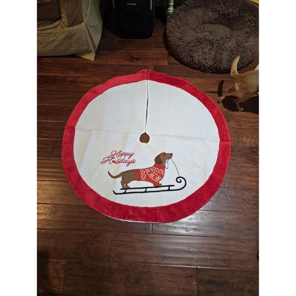 Dachshund Red Sweater Sled Christmas Tree Skirt NWT - Picture 4 of 9